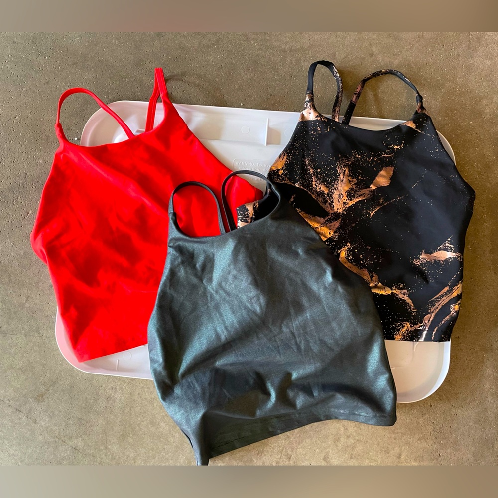 Old Navy dri fit built in bra active tops